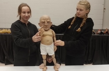 Pupils bring puppets to life!